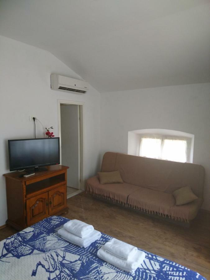 Apartment Dalmatinac Ivo Polače Eksteriør bilde